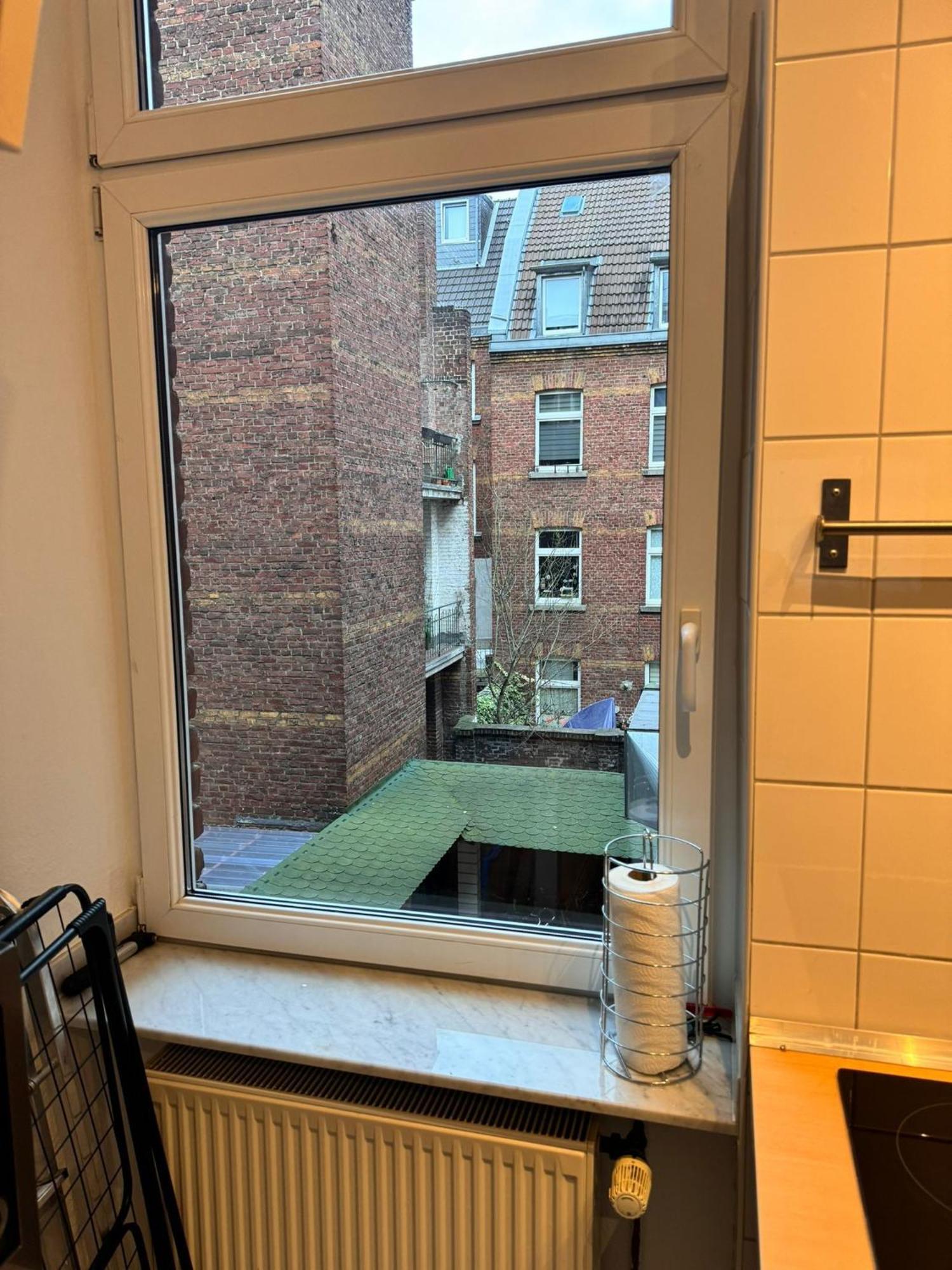 3-room In Centre * Köln